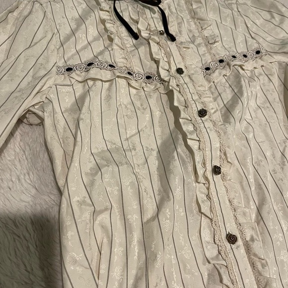 BEAUTIFUL axes femme Victorian style long sleeve blouse - Picture 4 of 4